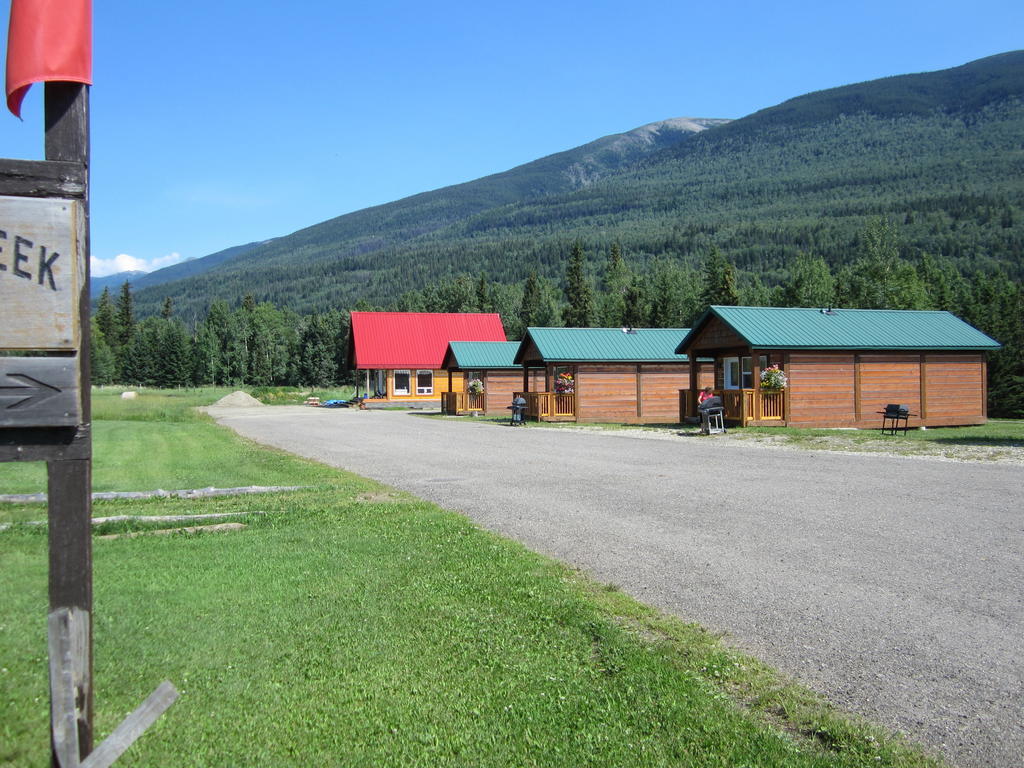 Beaver Creek Lodge And Cabins McBride Esterno foto